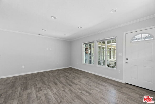 Building Photo - 1960 N Ontario St