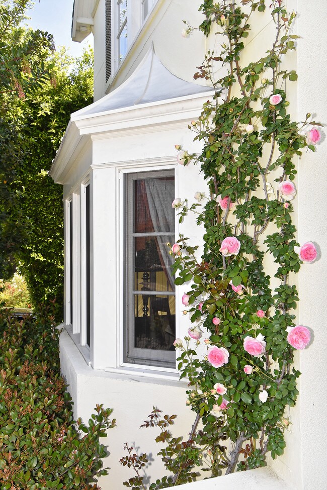 Building Photo - 218 Lorraine Blvd