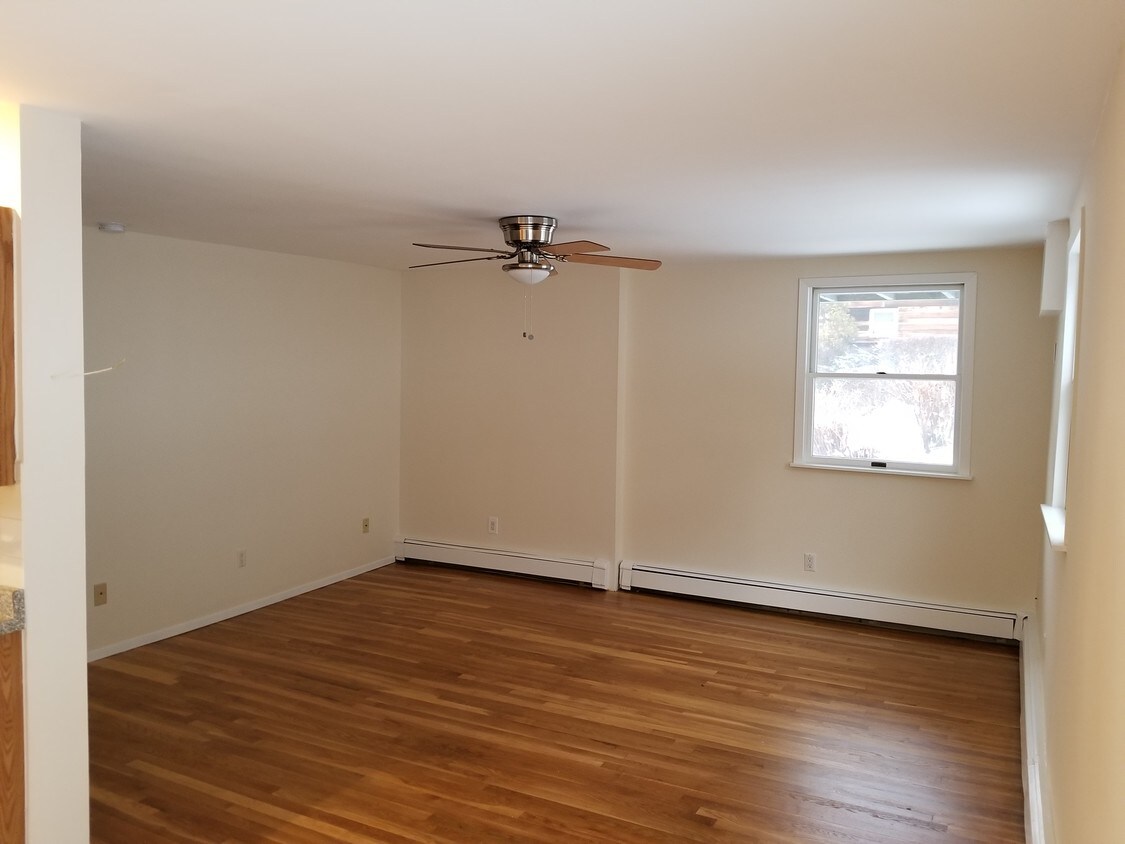 Living room - 144 New Broadway