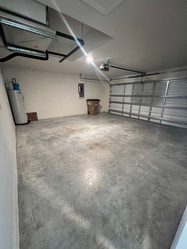 Building Photo - $500 off SPECIAL * Cape Coral 3BR/2BA Home with 2-Car Garage and Screened Lanai