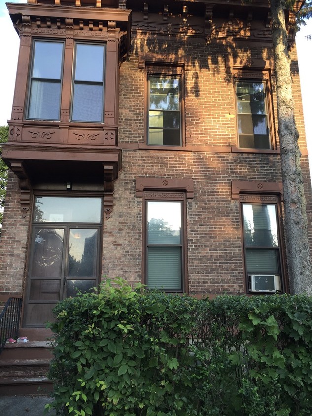 Primary Photo - 542 5th Ave