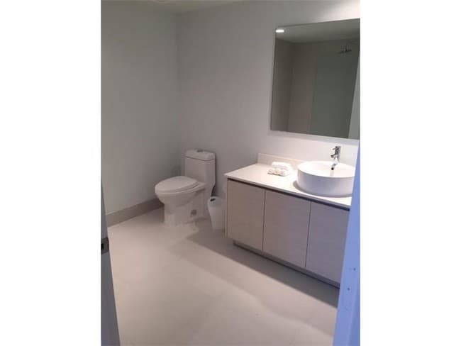 Building Photo - 2602 E Hallandale Beach Blvd