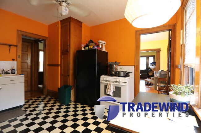 Foto del edificio - 824 5th St NE