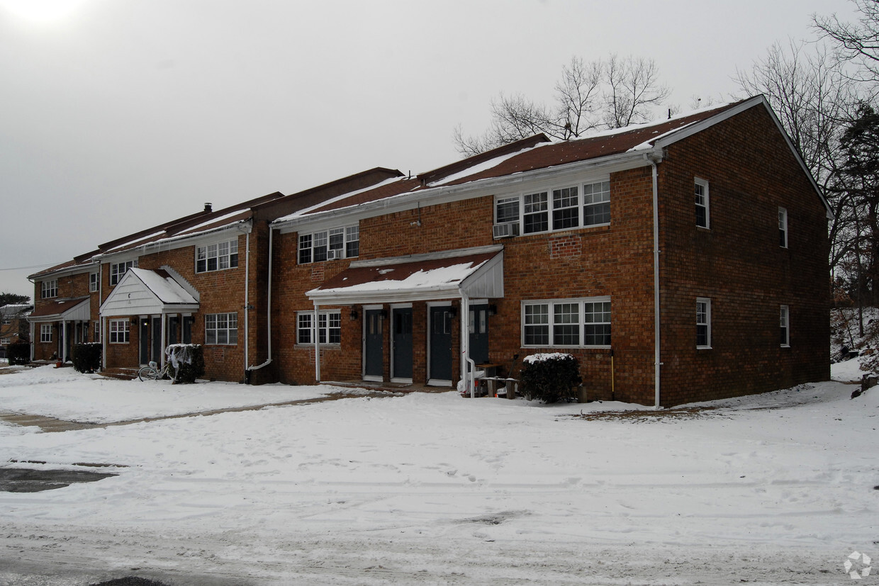 Building Photo - The Residence at Walnut