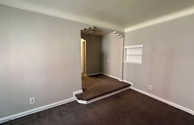 Building Photo - 956 Ludlow Ave