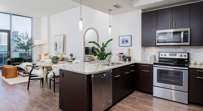 Building Photo - Northshore |8 Weeks Free | Posted 10/31/24