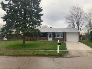 Building Photo - 2520 Glenmore Ct