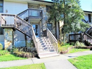 Building Photo - 1042 Rock Knoll Ct