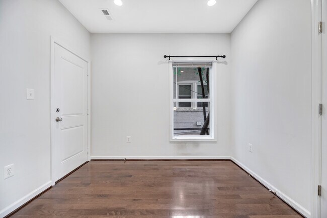 Foto del edificio - 1845 Kalorama Rd NW