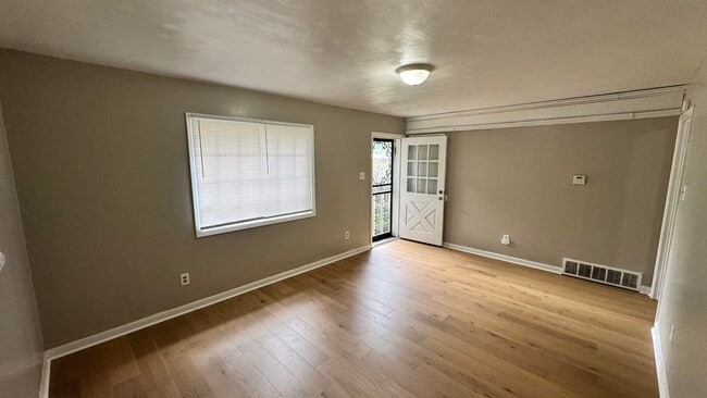 Building Photo - 4748 Scottsdale Ave