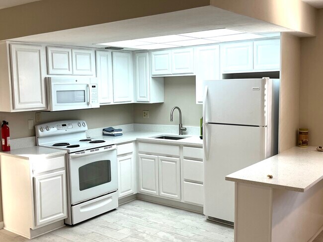 Building Photo - 220 Park Blvd N