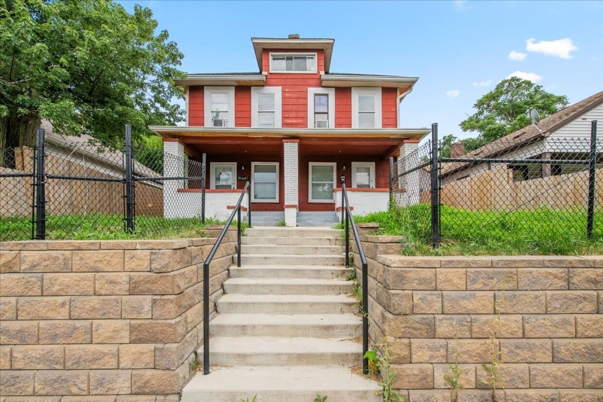Photo - 425 - 427 S Rural Street