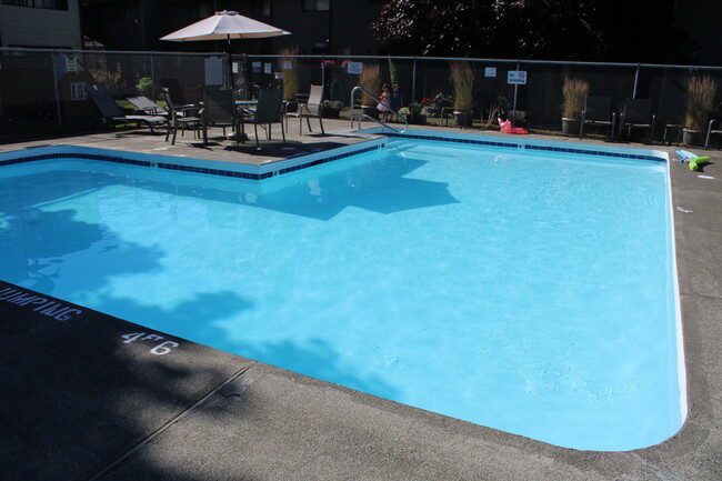 Foto del edificio - 7650 Birch Bay Dr
