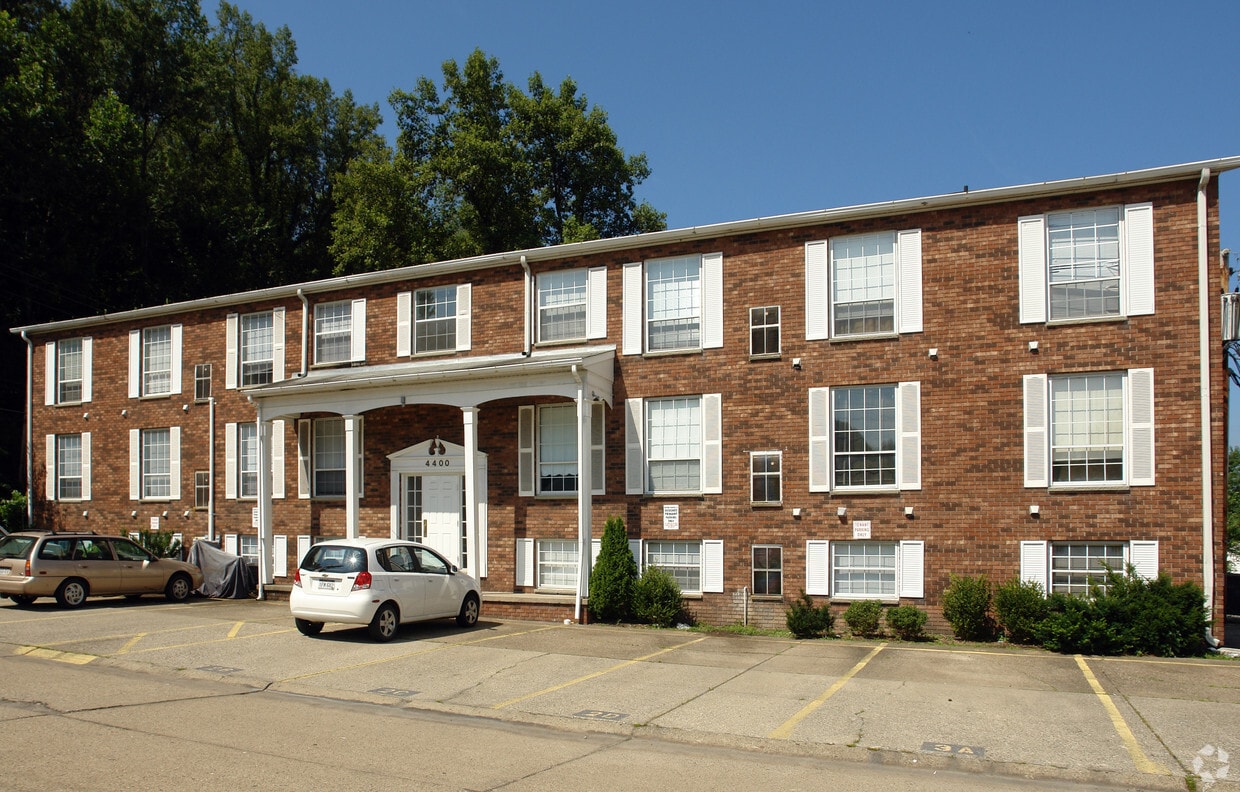 Building Photo - 4400 Kanawha Tpke