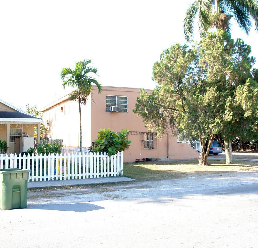 Foto del edificio - 186 NW 1st St