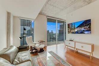 Building Photo - 360 Nueces St