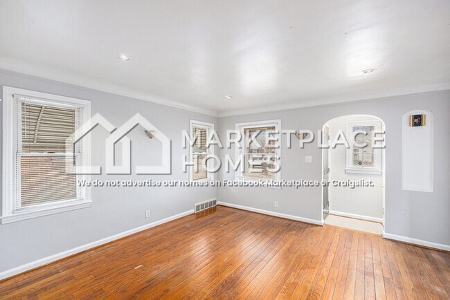 Foto del edificio - 16242 Carlisle St