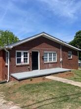 Building Photo - 122 Dellabrook Rd