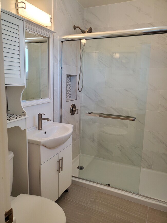 Foto del edificio - 1214 Manchester St