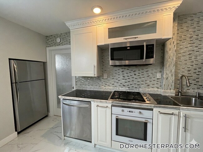 Foto del edificio - 235 Savin Hill Ave