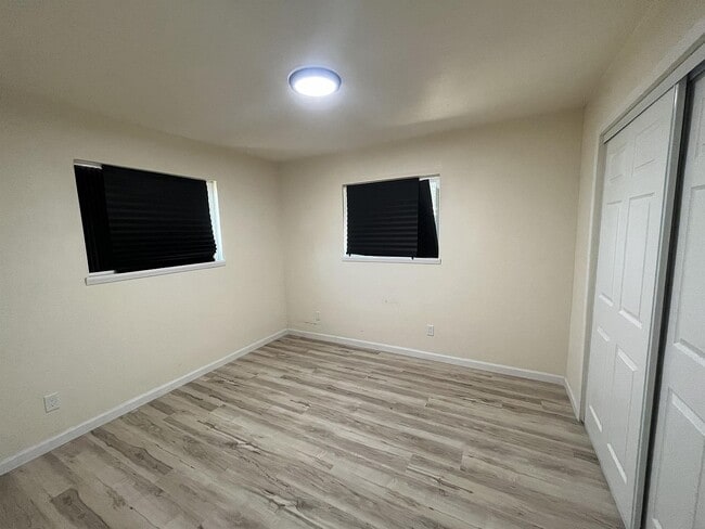 Foto del edificio - 3021 Farris Ave