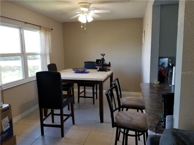 Building Photo - Hawthorne Village Condo- Unit 6