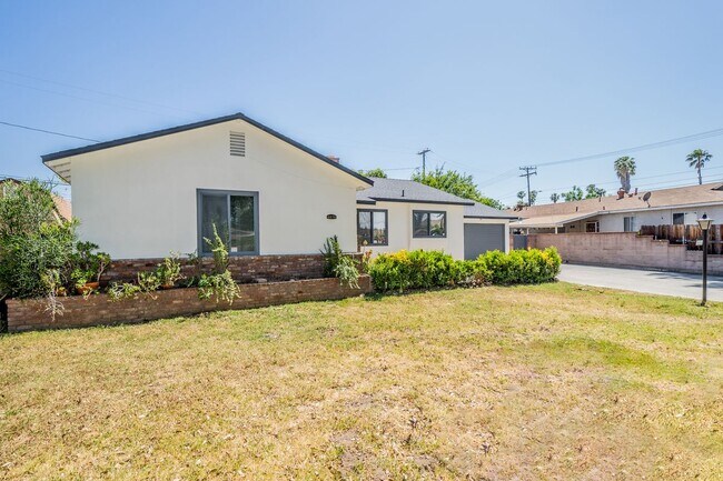 Building Photo - 9676 Bolton Ave