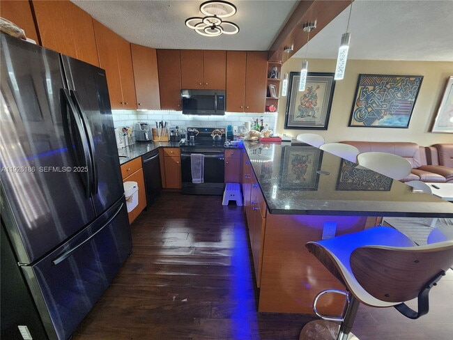 Foto del edificio - 2801 NE 183rd St