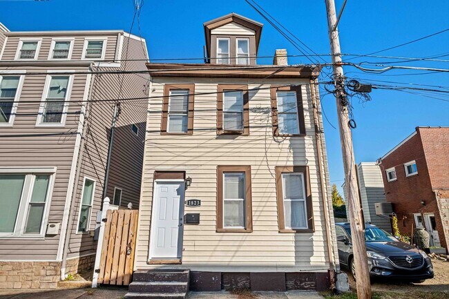 Photo - Luxury South Side flats home