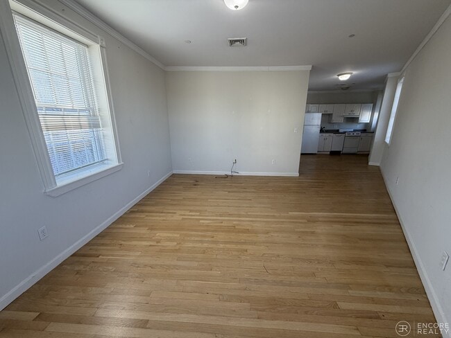 Foto del edificio - 4 Bishop Allen Dr