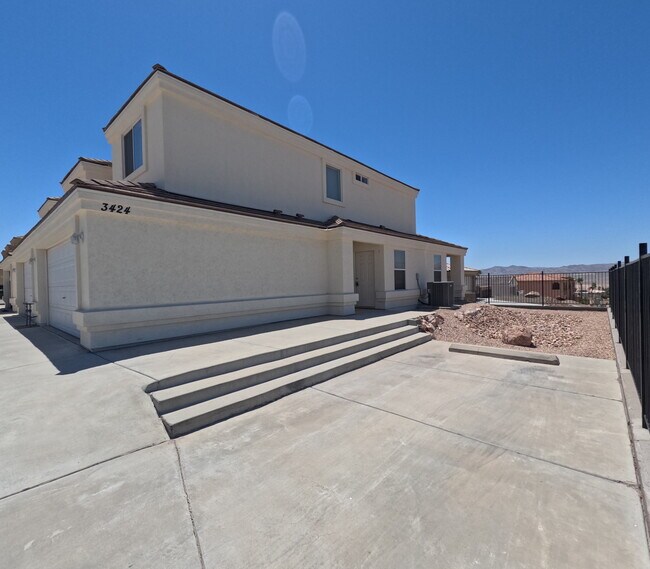 Closer view of front door - 3424 Sunriver Rd