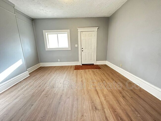 Building Photo - 97 Whitethorne Ave