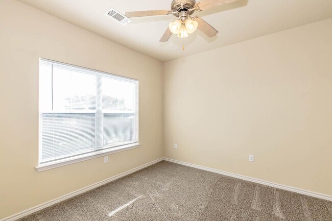 Foto del edificio - 1617 Northwest Blvd
