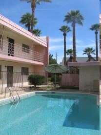 Pool - Fleetwood Apartments
