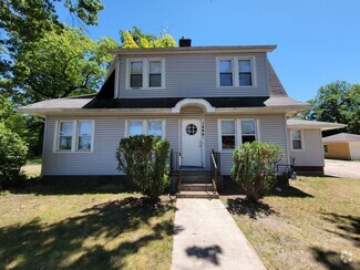 Building Photo - 1444 S Bend Ave