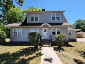 Building Photo - 1444 S Bend Ave