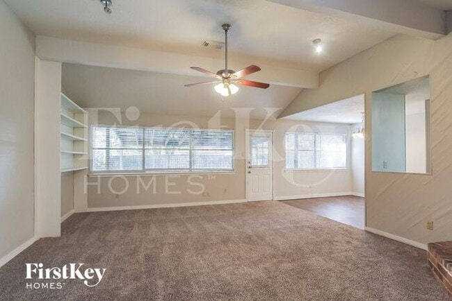 Foto del edificio - 2338 Goldspring Ln