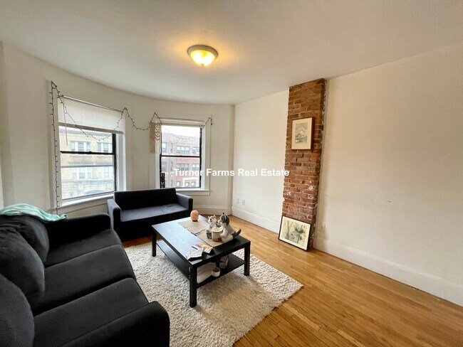 Building Photo - 870 Huntington Ave