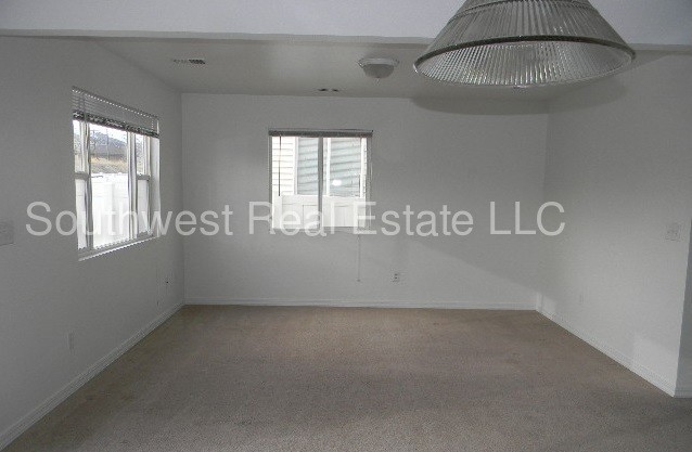Foto del edificio - 3 bedroom 2.5 bath