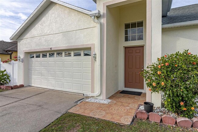 Building Photo - 411 Tamarind Parke Ln