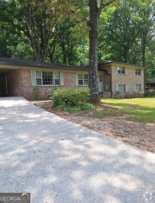 Allgood Farms Apartments for Rent with Parking Marietta, GA 1