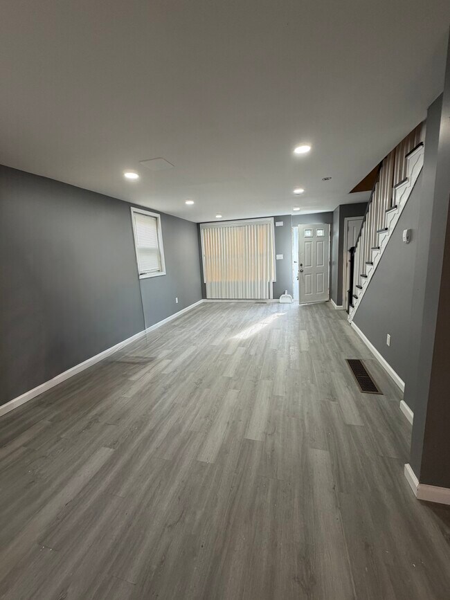 Foto del edificio - 547 Eastlawn Ave