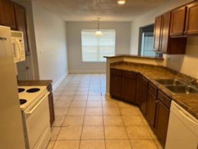 Foto del edificio - Available Now! Half off first months rent ...