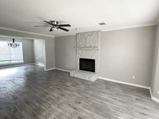Building Photo - 3131 Mosby Dr