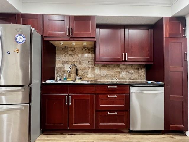 Foto del edificio - 698 Serramonte Dr