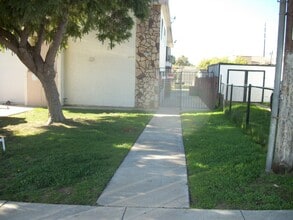 Building Photo - 2228 I Ave