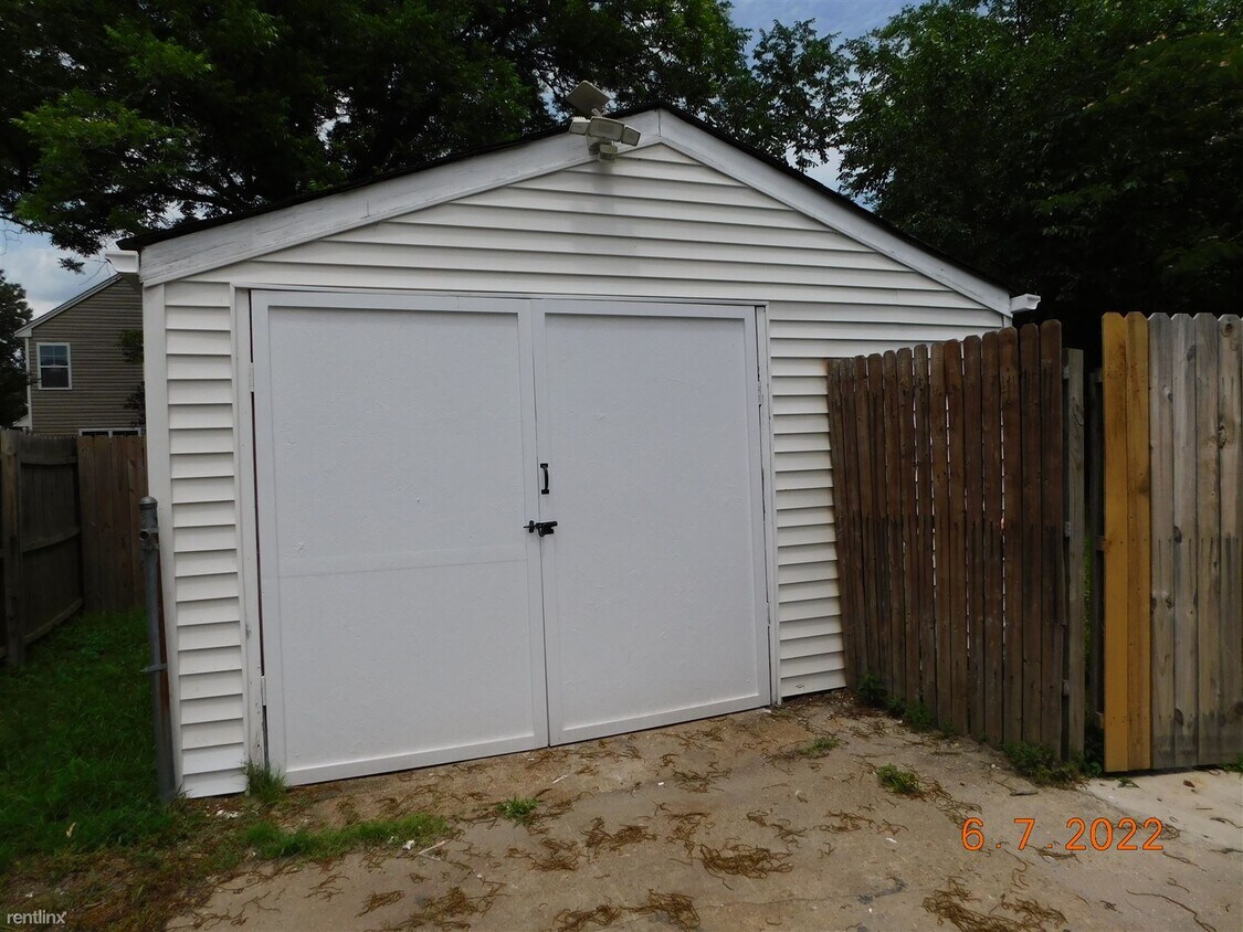 Primary Photo - 2 br, 1 bath House - 414 Ashlawn Dr