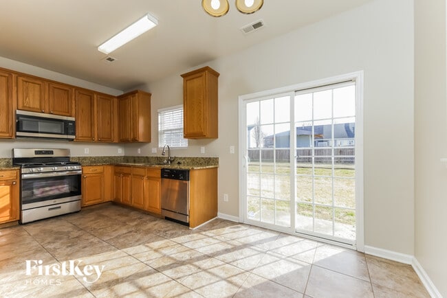 Building Photo - 1511 Pecan Ln