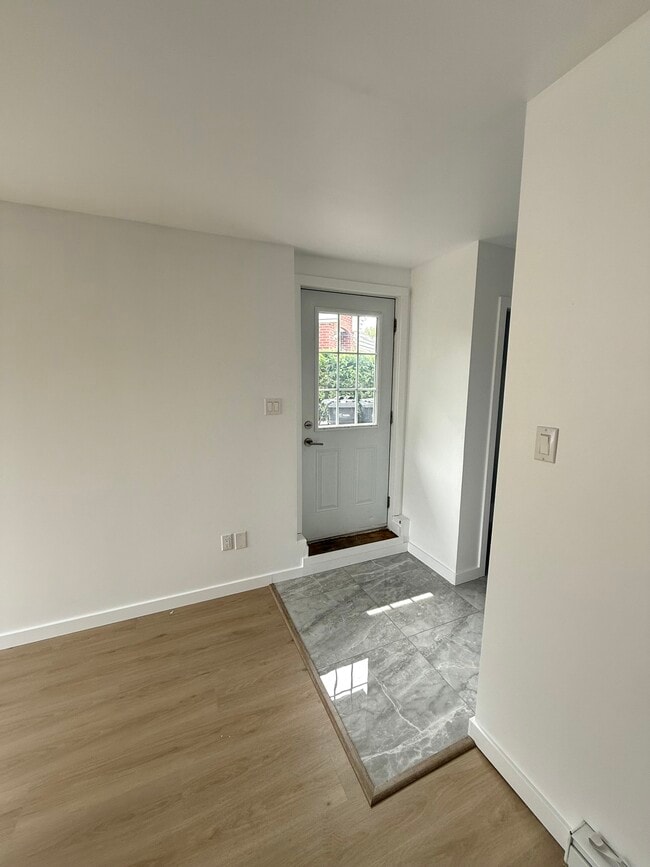 Building Photo - 433 Pl De Vincennes