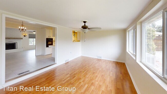 Foto del edificio - 3 br, 2 bath House - 34763 Date St